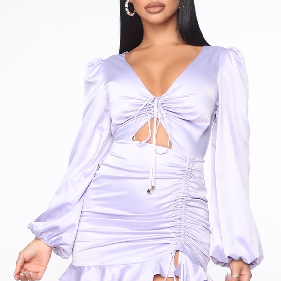 Satin Mini dress- lilac, has a ruched slit, long sleeve, satin material - Picture 2 of 5